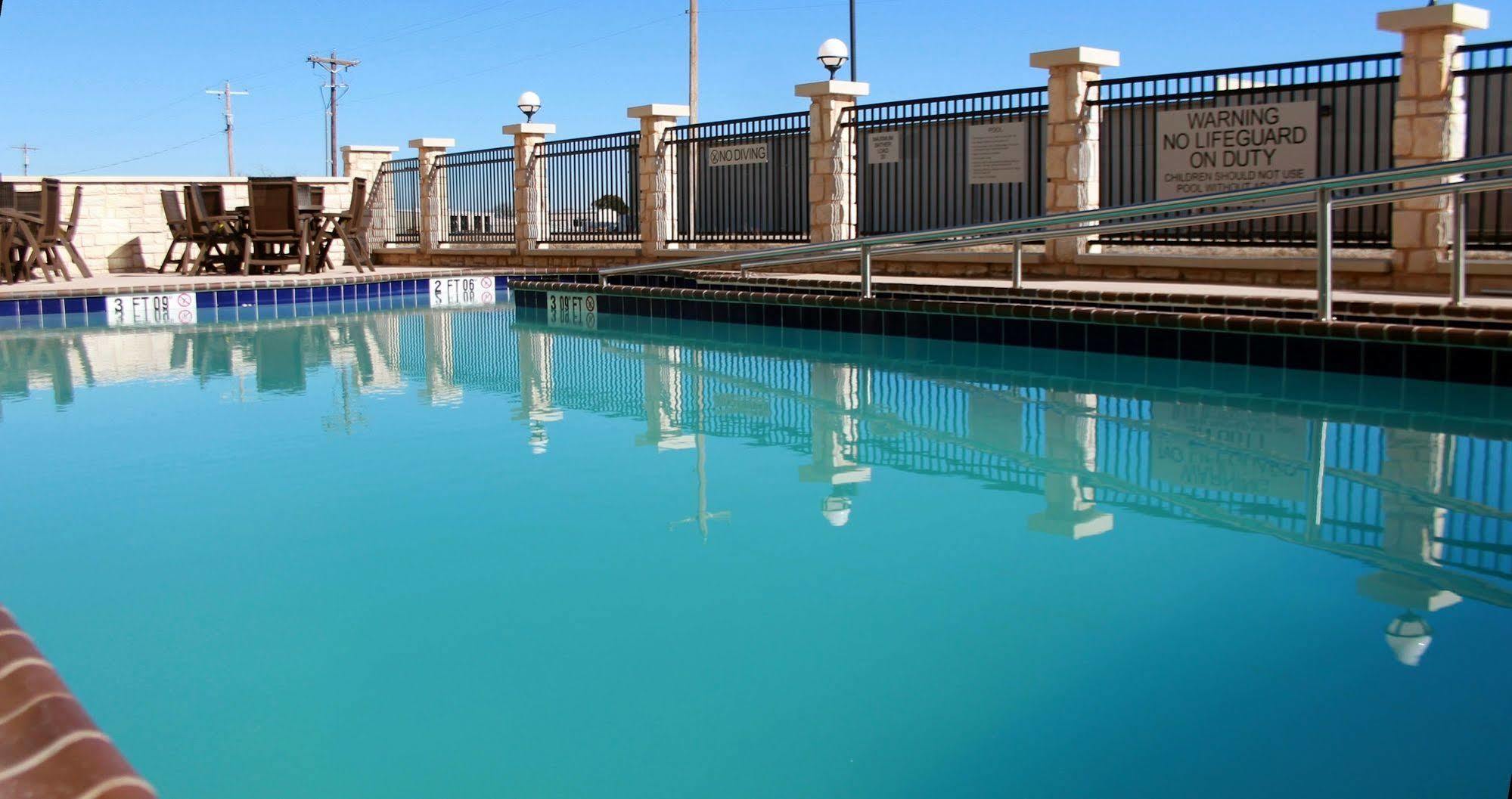 Wingate By Wyndham San Angelo Hotel Exterior foto
